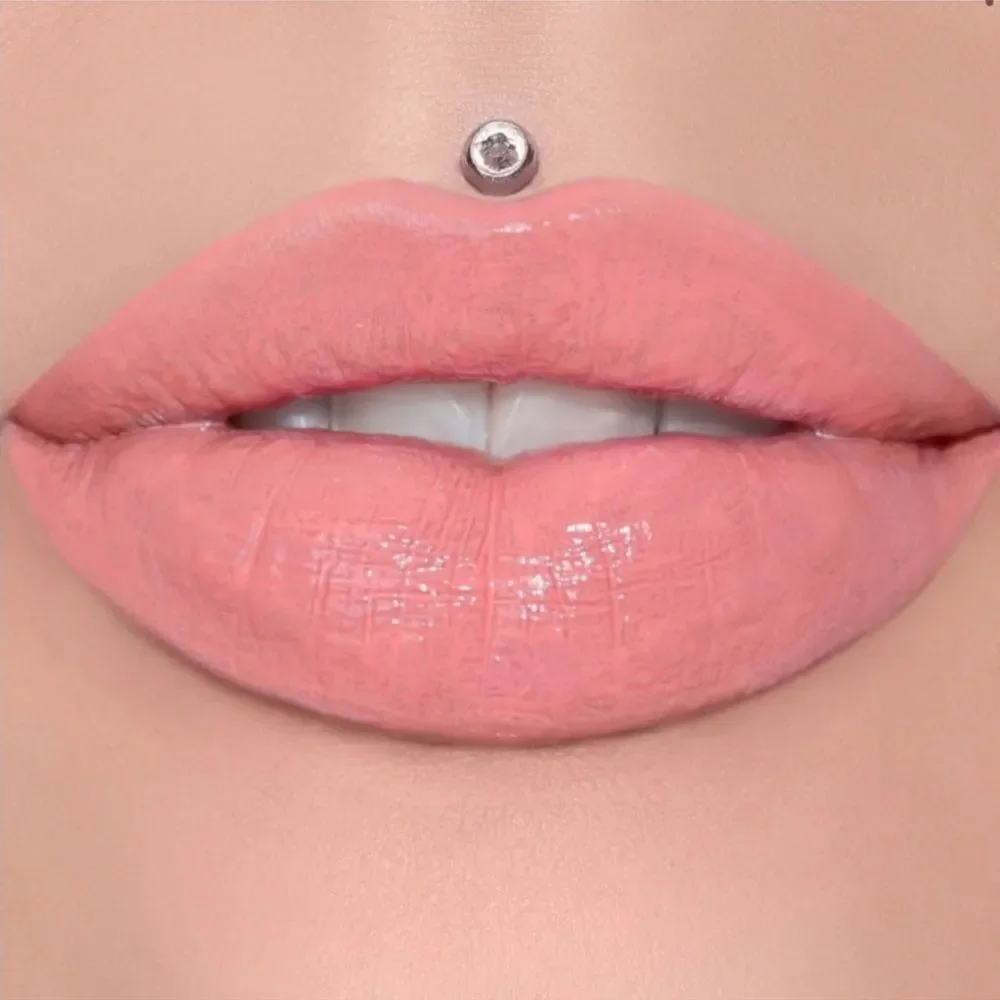 Jeffree Star Supreme Gloss in (714)